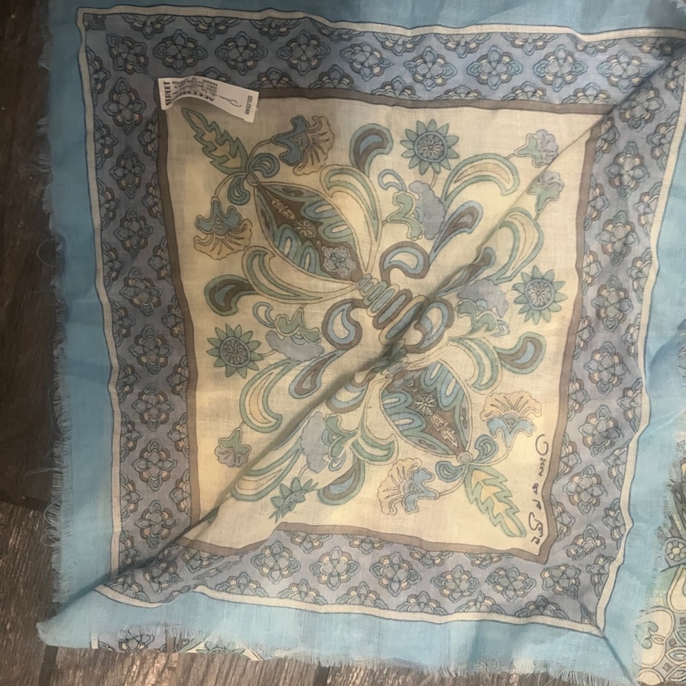 Vintage wool scarf - Picture 2 of 4